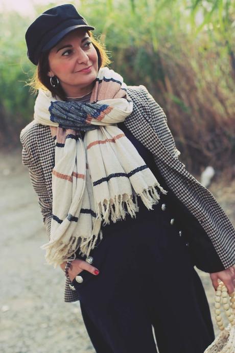 Con mono de estilo navy Con mono de estilo navy