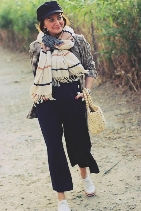 Con mono de estilo navy Con mono de estilo navy