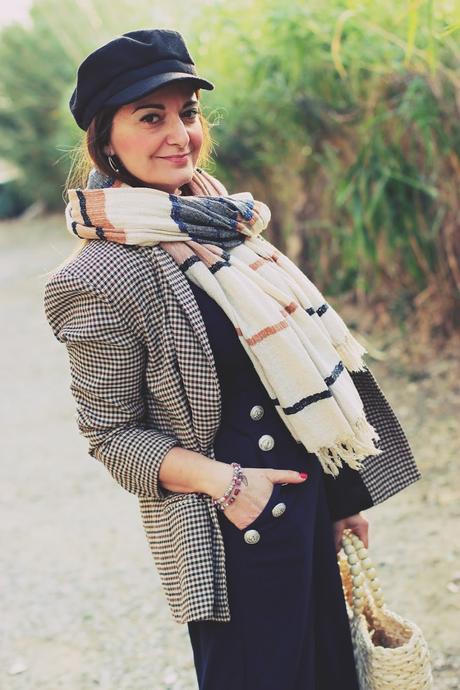 Con mono de estilo navy