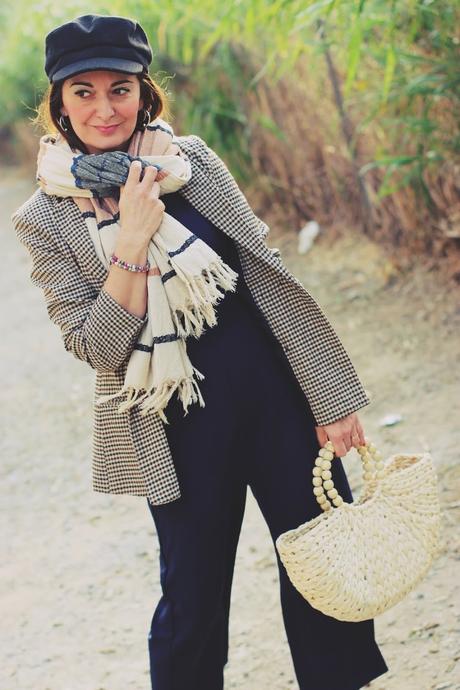 Con mono de estilo navy Con mono de estilo navy