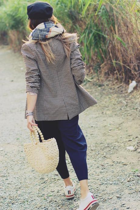 Con mono de estilo navy Con mono de estilo navy