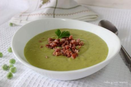 GUISANTES CON JAMÓN SERRANO Y HUEVO COCIDO GUISANTES CON JAMÓN SERRANO Y HUEVO COCIDO