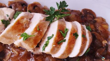 Tiras de pechugas de pollo con habas