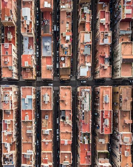 Este fotógrafo recorre Barcelona desde el cielo y captura unas imágenes impactantes