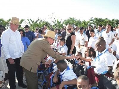 EN FOTOS: Raúl y Díaz-Canel inauguran Escuela especial