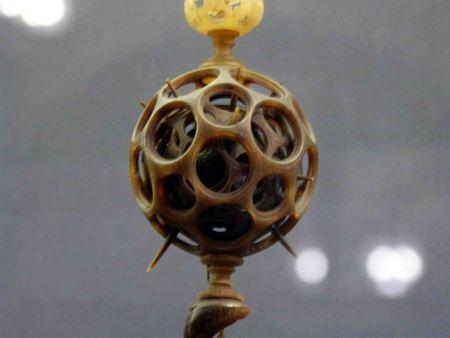 Flores dodecaédricas de marfil en Viena