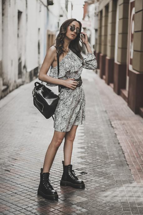 VESTIDO ASIMÉTRICO + DR MARTENS JADON : VIDEO TUTORIAL: ¿COMO PARECER MAS ALTA? VESTIDO ASIMÉTRICO + DR MARTENS JADON : VIDEO TUTORIAL: ¿COMO PARECER MAS ALTA?