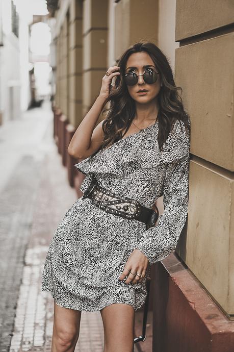 VESTIDO ASIMÉTRICO + DR MARTENS JADON : VIDEO TUTORIAL: ¿COMO PARECER MAS ALTA? rayban round metal