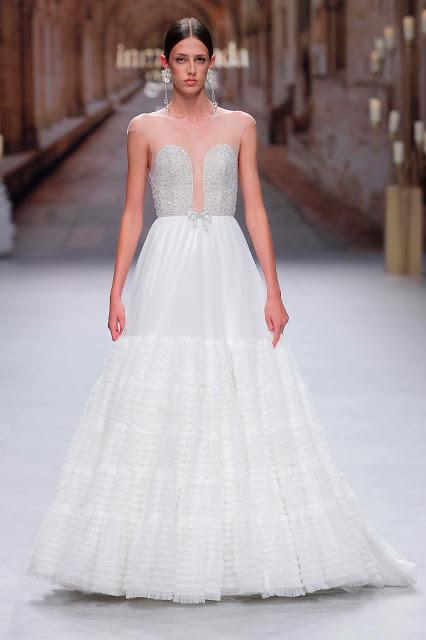 Inmaculada García se inspira en la arquitectura de las Catedrales para su colección de novias 2020 presentada en Valmont Barcelona Bridal Fashion Week