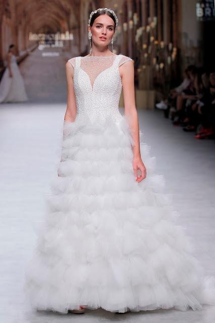 Inmaculada García se inspira en la arquitectura de las Catedrales para su colección de novias 2020 presentada en Valmont Barcelona Bridal Fashion Week