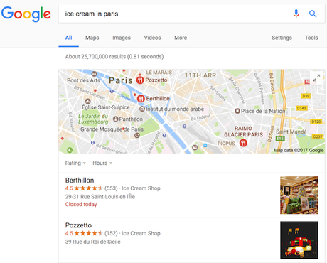 Resultados de una búsqueda en Google de tiendas de helados que muestra los resultados enriquecidos habilitados por datos estructurados.