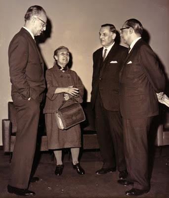 Laura, flor Udumbara para Puerto Rico