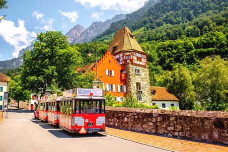 ▷ ¿Cómo es viajar en Liechtenstein? shutterstock_502831507.jpg.optimal ▷ ¿Cómo es viajar en Liechtenstein?