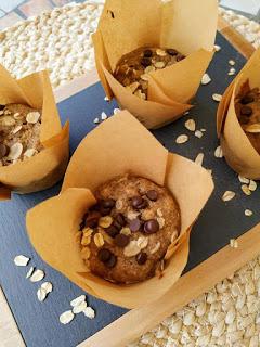 Muffins integrales de plátano y chocolate