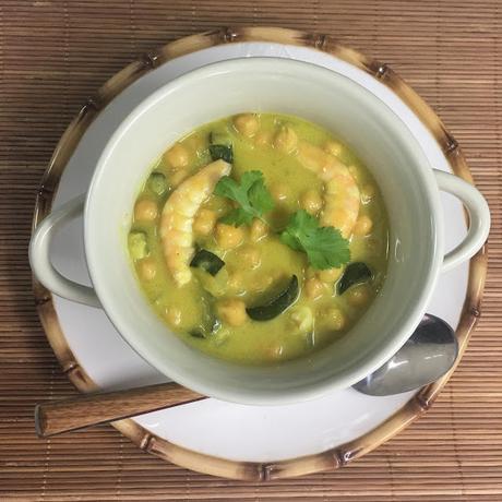 Curry De Garbanzos Con Calabacín Y Langostinos Curry De Garbanzos Con Calabacín Y Langostinos