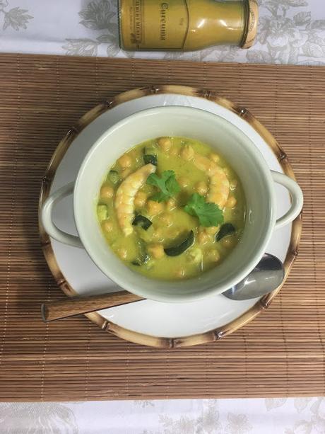 Curry De Garbanzos Con Calabacín Y Langostinos Curry De Garbanzos Con Calabacín Y Langostinos