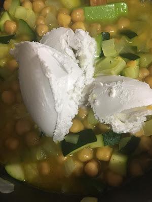 Curry De Garbanzos Con Calabacín Y Langostinos Curry De Garbanzos Con Calabacín Y Langostinos