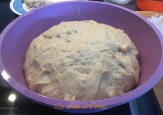 Torta de chicharrones (coca de llardons)