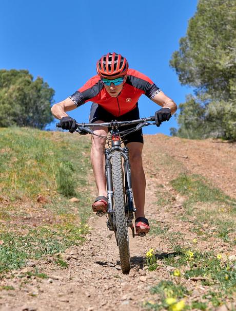 Roberto Sunglasses renueva su patrocinio con el 7 veces campeón del mundo de triatlón cross Rubén Ruzafa