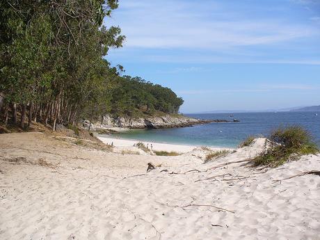 El paraíso: Islas Cíes y Hoteles con Encanto