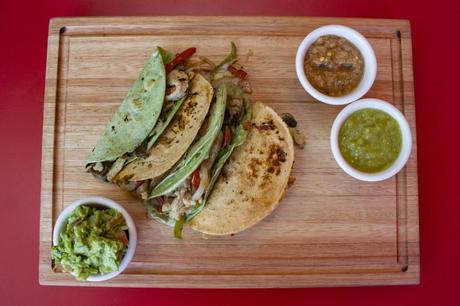 Tacos de fajita de pollo monterrey