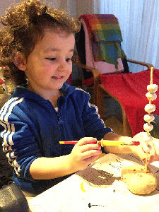 Collar de Bolitas, una manualidad para regalar el Día de la Madre