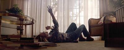 Gloria Bell, La estrategia de las caras conocidas