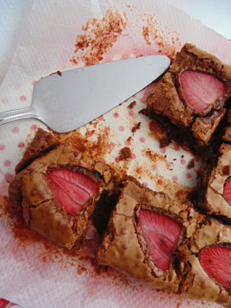 Brownie de aove y fresas