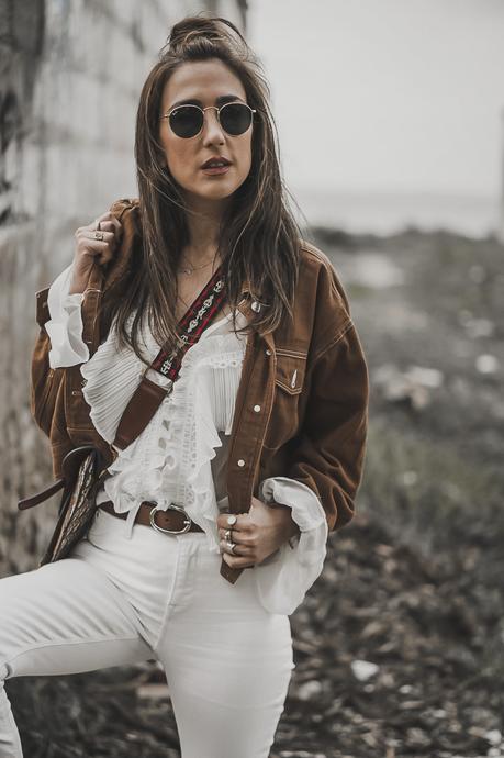 ALERTA TENDENCIA: BOTINES CAMPEROS chaqueta denim camel