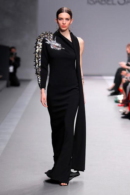 Isabel Sanchís se inspira en la cultura asiática para sus colecciones de fiesta y novia 2020 presentadas en Valmont Barcelona Bridal Fashion Week