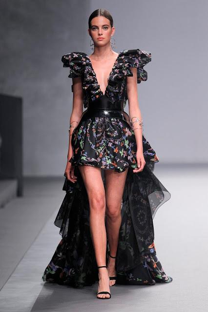 Isabel Sanchís se inspira en la cultura asiática para sus colecciones de fiesta y novia 2020 presentadas en Valmont Barcelona Bridal Fashion Week