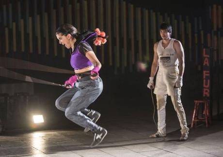 Ignacio Achurra y la obra Yo Soy Hija de la Furia llegan al GAM desde el 25 de Abril: Boxeo y hip-hop se mezclan en teatro musical callejero