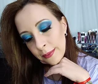 Maquillaje en tonos azules