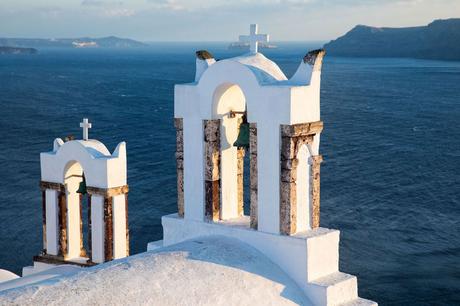 ▷ Dos lugares increíbles para ver la puesta de sol en Oia, Santorini Santorini-Church-Bells.jpg.optimal ▷ Dos lugares increíbles para ver la puesta de sol en Oia, Santorini