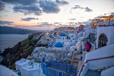 ▷ Dos lugares increíbles para ver la puesta de sol en Oia, Santorini View-of-Santorini.jpg.optimal ▷ Dos lugares increíbles para ver la puesta de sol en Oia, Santorini