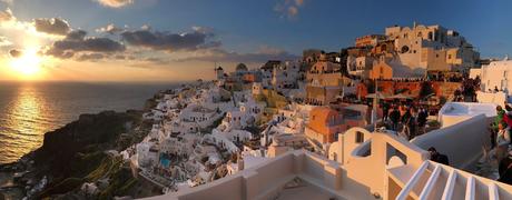 ▷ Dos lugares increíbles para ver la puesta de sol en Oia, Santorini Oia-Sunset-Panorama.jpg.optimal ▷ Dos lugares increíbles para ver la puesta de sol en Oia, Santorini