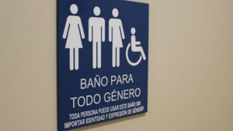 Argentina. Ayacucho. Escuela habilita baño que respeta la identidad de género.