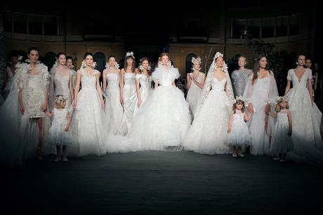 El romanticismo de las novias de Marchesa enamora en la Barcelona Bridal Night 2019