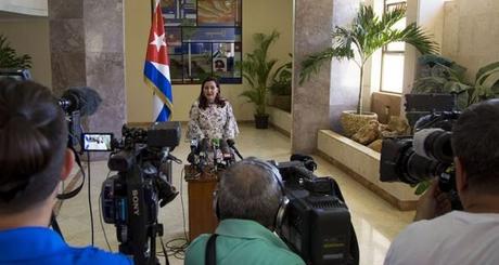 Cuba no puede retirar sus tropas de Venezuela, porque no existen, asegura el Minrex