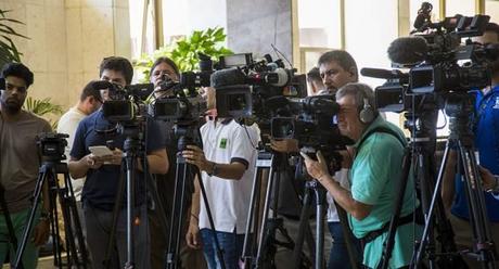 Cuba no puede retirar sus tropas de Venezuela, porque no existen, asegura el Minrex