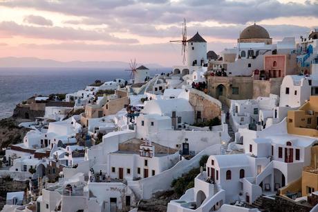 Oia-Castle-Sunset.jpg.optimal ▷ 20 cosas increíbles que hacer en Santorini, Grecia