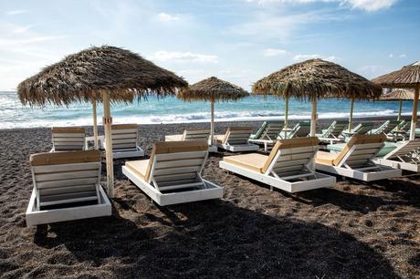 Santorini-Black-Sand-Beach.jpg.optimal ▷ 20 cosas increíbles que hacer en Santorini, Grecia