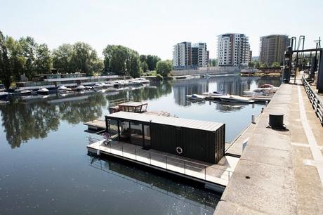 Vivienda Minimalista Flotante en Praga