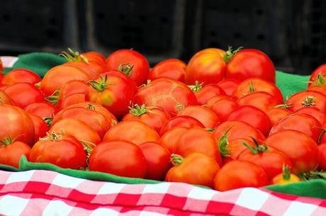 beneficios del jugo de tomate