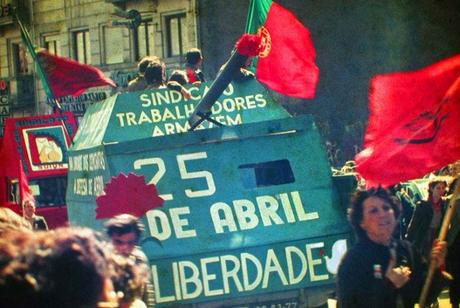 Revolución de los Claveles: 45 años de un Levantamiento Atípico Revolución de los Claveles: 45 años de un Levantamiento Atípico