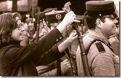 Revolución de los Claveles: 45 años de un Levantamiento Atípico