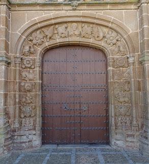 Imagen del mes: Portada gótico-plateresca de la Parroquia de San Bartolomé, en Feria