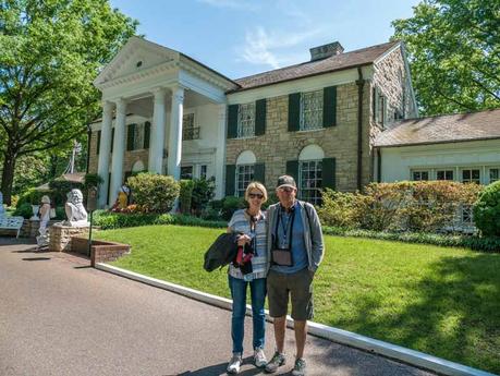 Elvis-Presley-House-Graceland-Memphis-Tennessee ▷ Comentario sobre Visit Graceland, Sun Studios y Studio B, TN (Siente el espíritu de Elvis Presley) por Caz