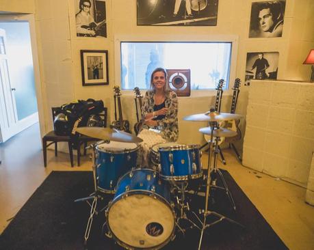 ▷ Comentario sobre Visit Graceland, Sun Studios y Studio B, TN (Siente el espíritu de Elvis Presley) por Jan Scott u2-rattle-and-hum-drums-Sun-Studio-memphis-tennessee ▷ Comentario sobre Visit Graceland, Sun Studios y Studio B, TN (Siente el espíritu de Elvis Presley) por Jan Scott