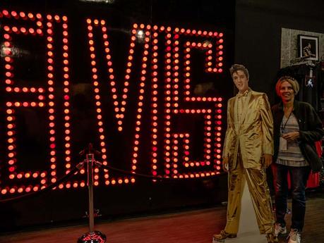 ▷ Comentario sobre Visit Graceland, Sun Studios y Studio B, TN (Siente el espíritu de Elvis Presley) por Jan Scott Elivs-Presly-Graceland-tours-memphis-tenneseee ▷ Comentario sobre Visit Graceland, Sun Studios y Studio B, TN (Siente el espíritu de Elvis Presley) por Jan Scott